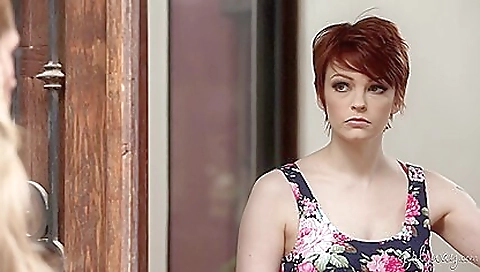 Mature woman peeps in bed with a hot tub demure