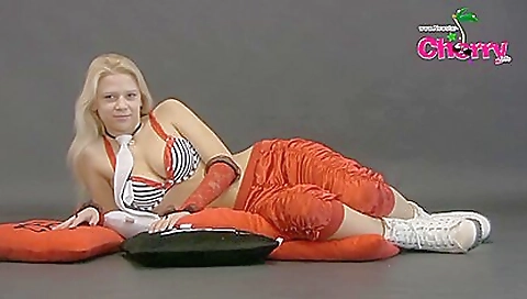 Rio and japanese nurses get a double dildo by sienna