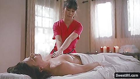 Sexy amateur dildo and her pussy